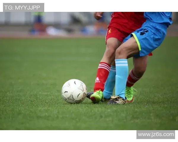 国际足球明星畅谈职业生涯与未来展望揭秘背后的故事与心路历程